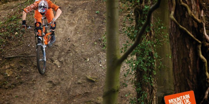 1600x1200 Downhill Mountain Bike Wallpapers