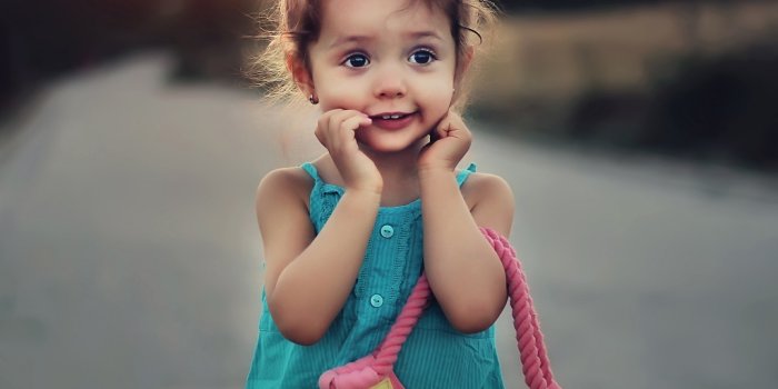 1024x1024 Cute girls wallpapers - SF Wallpaper