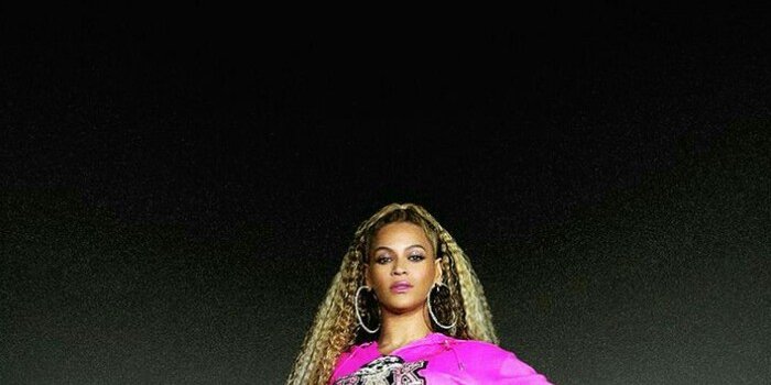 700x1245 Image - Beyonce Homecoming Pink Outfit - 700x1245 Wallpaper - teahub.io