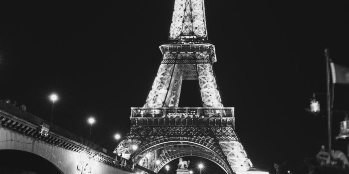 1520x2280 40 Stunning Black and White iPhone Wallpaper Backgrounds For Free |