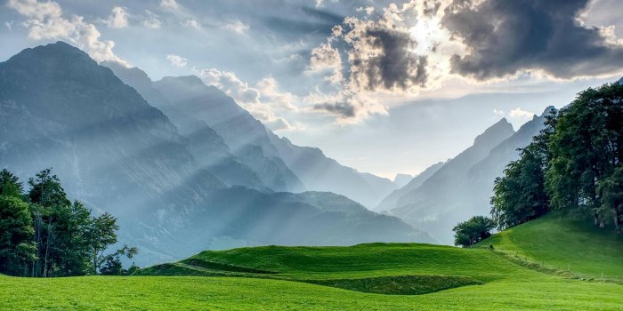 2560x1440 Sunset at Mountain Vorderglärnisch in Glarus Switzerland HD wallpaper