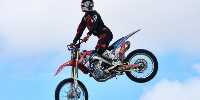 1000x1500 Dirt Bike Wallpapers: Free HD Download [500+ HQ] | Unsplash