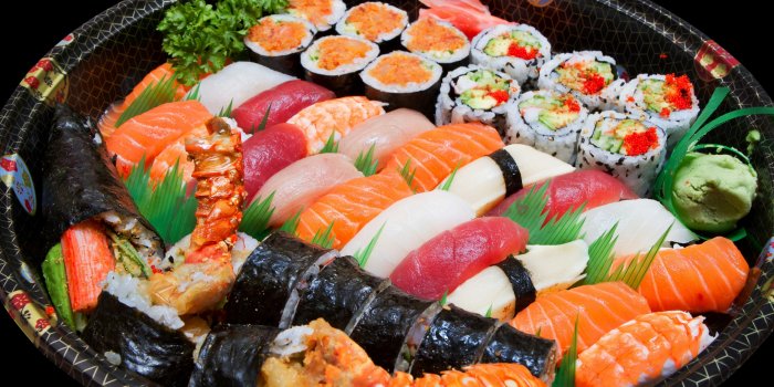 2560x1440 Sushi Food Wallpaper Background 49725 2560x1440px