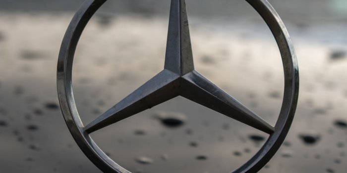 1000x1500 Logo Mercedes Benz Wallpapers - Top Free Logo Mercedes Benz Backgrounds -  WallpaperAccess