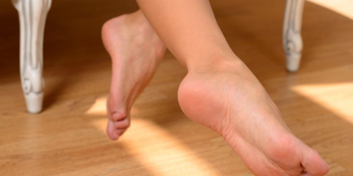 7360x4912 Style sensuality sensual-sexy girl woman model legs barefoot feet toes  closeup wallpaper | 7360x4912 | 1157636 | WallpaperUP