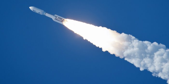 2048x1536 Rocket Ultra HD Desktop Background Wallpaper for 4K UHD TV : Multi Display,  Dual Monitor : Tablet : Smartphone