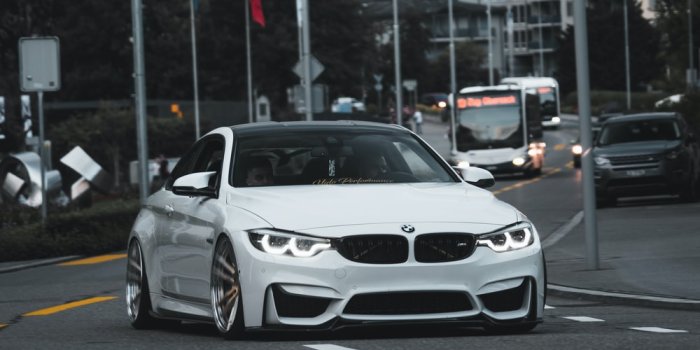 1000x1500 Bmw M4 Pictures [HD] | Download Free Images on Unsplash
