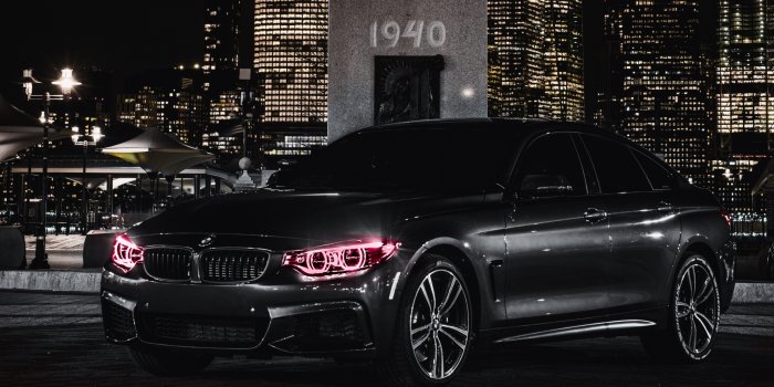 2048x1536 BMW M4 Wallpaper 4K, Black Edition, Angel Eyes, Night, City lights, Cars,  #454