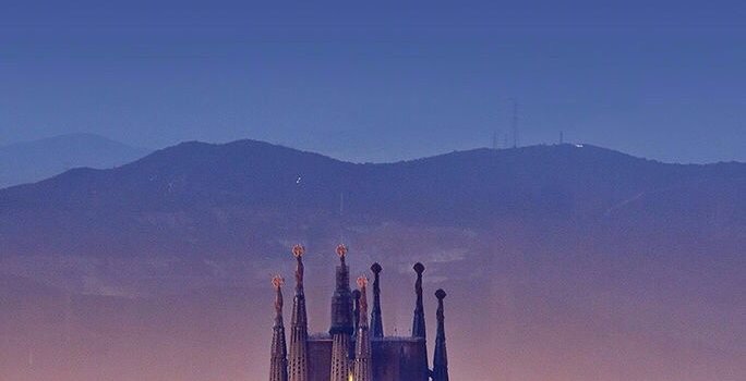 684x1280 kép a We Heart It oldalon | Barcelona spain, Spain travel, Barcelona city