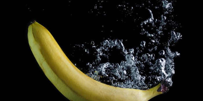 1332x850 Wallpaper water, fruit, banana images for desktop, section еда - download