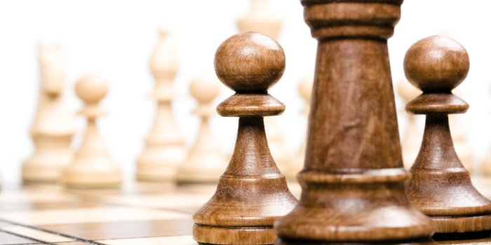 1332x850 Wallpaper wood, chess, board, pieces images for desktop, section макро -  download