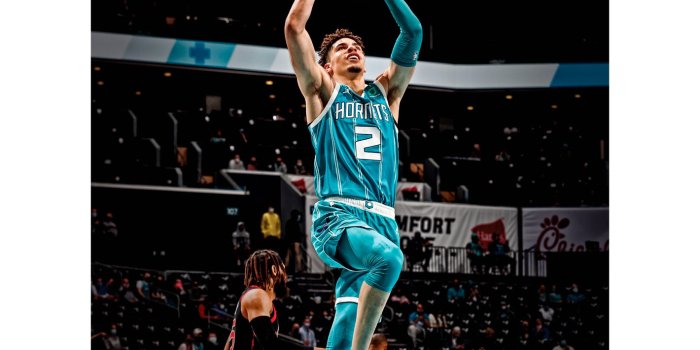 1420x1420 Charlotte Hornets: LaMelo Ball 2021 Dunk Mural - Officially Licensed N –  Fathead LLC