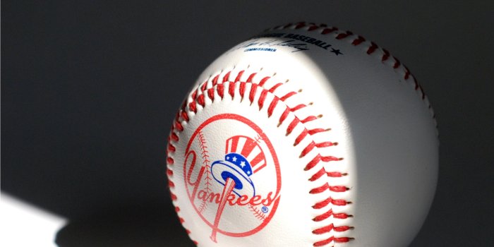 1600x1200 yankees wallpaper hd,baseball,ball,team sport,bat and ball games,rugby ball  (#511540) - WallpaperUse