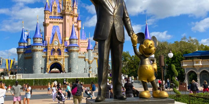 900x997 5 Disney Phone Wallpapers to Celebrate Pride Month | the disney food blog