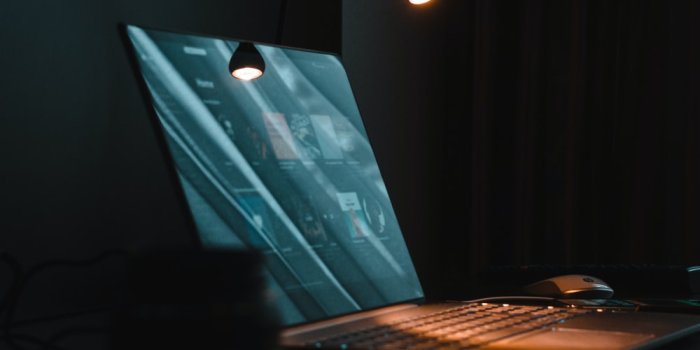 1000x1778 Black Desk Pictures | Download Free Images on Unsplash