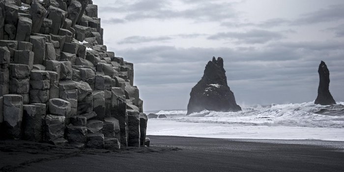 2560x1440 Gloomy Day at Reynisdrangar Iceland HD wallpaper