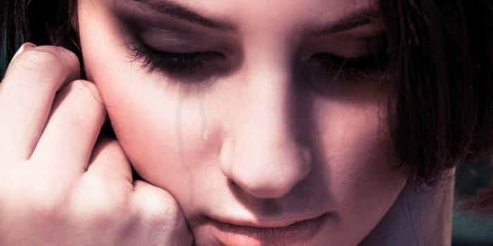 1600x1422 47+] Girl Crying Wallpaper on WallpaperSafari