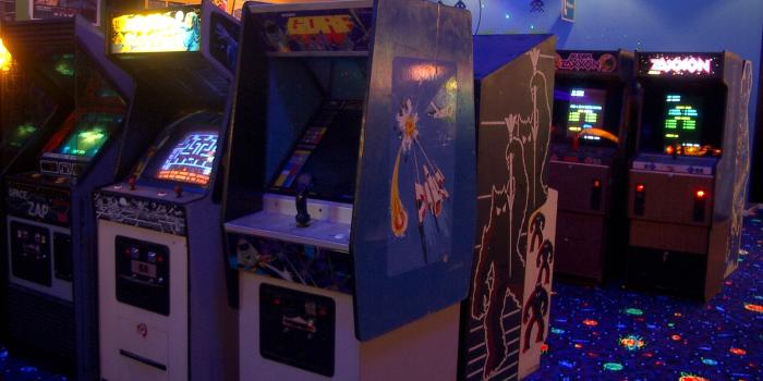 1600x1200 Arcade game room, Arcade, Wallpaper