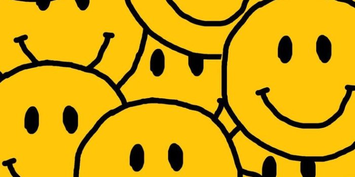 736x1308 Smiley Face Wallpapers Discover more Always Smile, Be Happy, Happy, Happy  Face, Smile wallpaper. https:… | Hippie wallpaper, Cute patterns wallpaper,  Edgy wallpaper