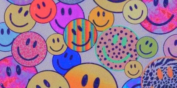 750x1338 4K Smiley Wallpaper | WhatsPaper