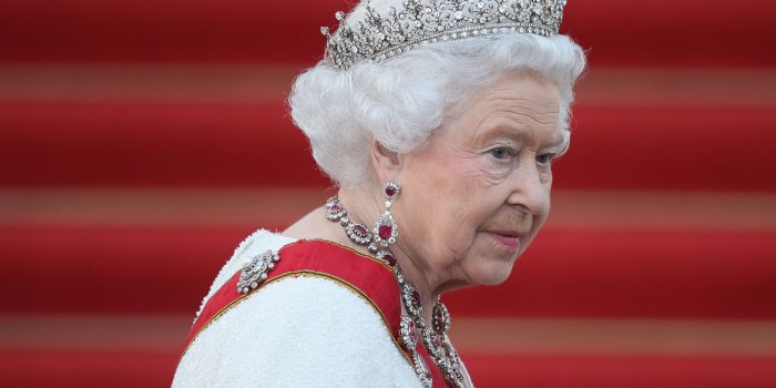 3000x2011 54) BREAKING: Queen Elizabeth II has died, Buckingham Palace announces