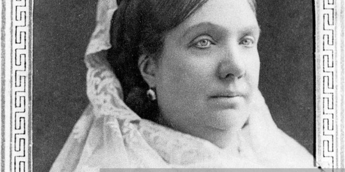 1153x2048 Queen Isabel II of Spain, called Marie-Louise Daughter of Ferdinand... News  Photo - Getty Images