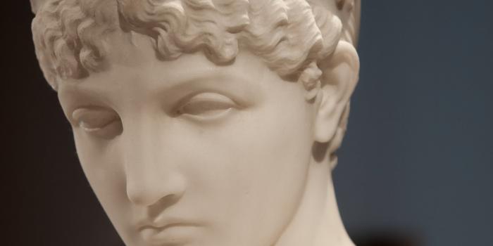 2048x2732 Penelope Statue Wallpaper - iPhone, Android & Desktop Backgrounds