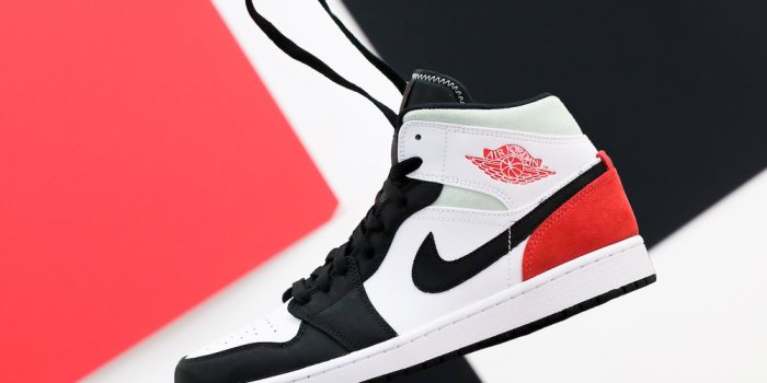 1000x1500 500+ Nike Jordan Pictures [HD] | Download Free Images on Unsplash