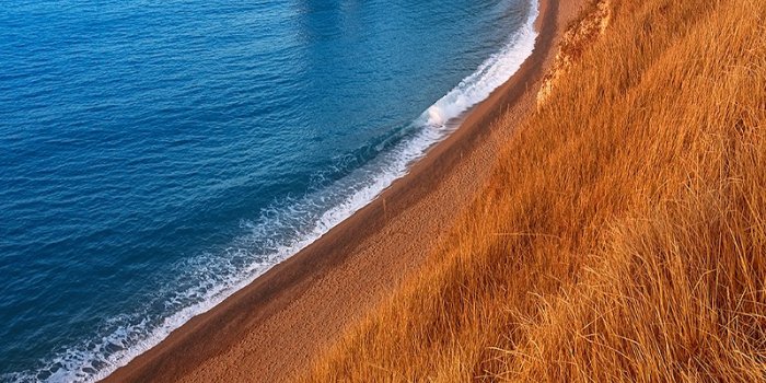 800x1733 Cool iOS 16 Depth Wallpapers for Your iPhone's Lock Screen