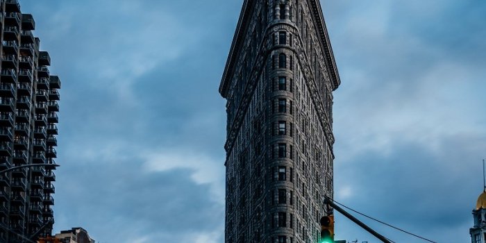 800x1396 Cool iOS 16 Depth Wallpapers for Your iPhone's Lock Screen