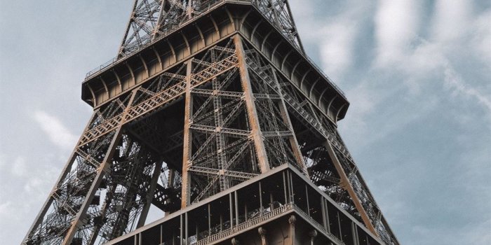 1170x2532 Best Eiffel tower iPhone 12 HD Wallpapers - iLikeWallpaper