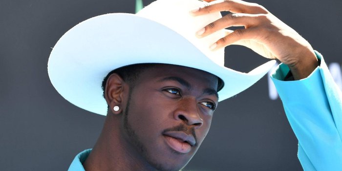 1920x1080 Download Lil Nas X Blue Cowboy Hat Wallpaper | Wallpapers.com