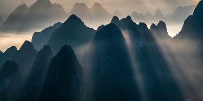 1332x850 Wallpaper rays, mountains, fog, mountains, rays, fog, Ye Naing Wynn images  for desktop, section пейзажи - download