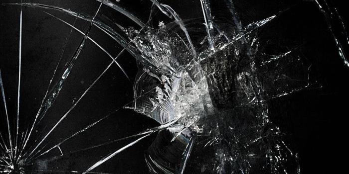 1040x1536 200+] Cracked Screen Wallpapers | Wallpapers.com