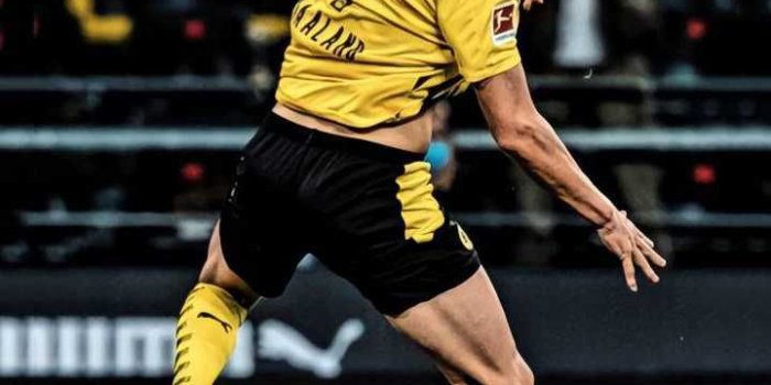 720x1280 Haaland BVB Wallpaper Discover more Borussia Dortmund, Bundesliga, BVB,  Dortmund, Erling Haaland wallpaper. http… | Soccer inspiration, Dortmund,  Football wallpaper