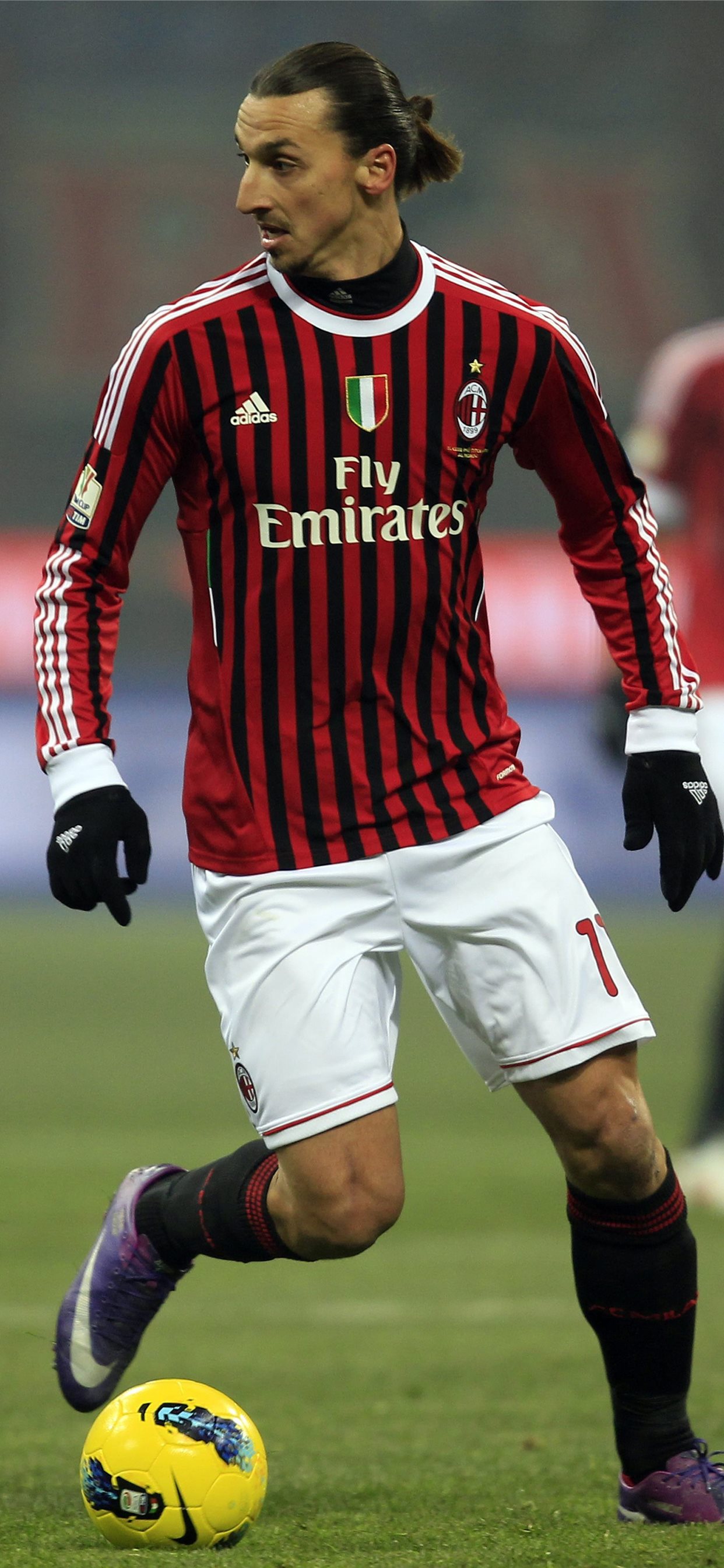 1242x2688 Zlatan Ibrahimovic AC Milan www classicfootballshi... iPhone 11 Wallpapers  Free Download