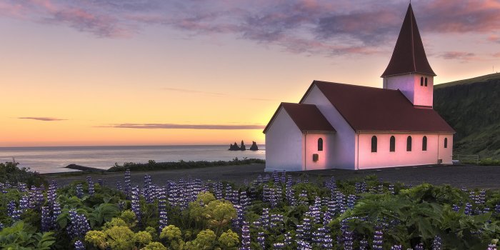 2048x1365 Church HD Wallpaper