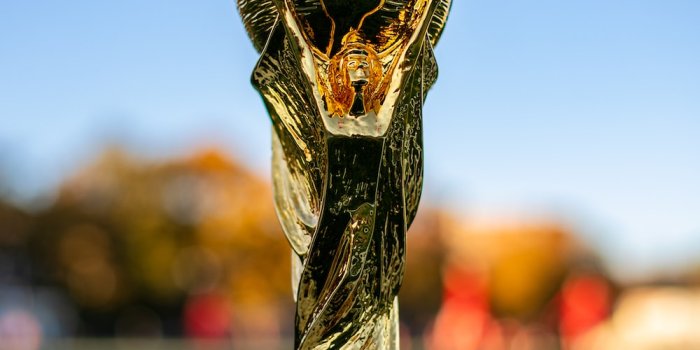 1000x1000 FIFA World Cup Trophy Wallpapers