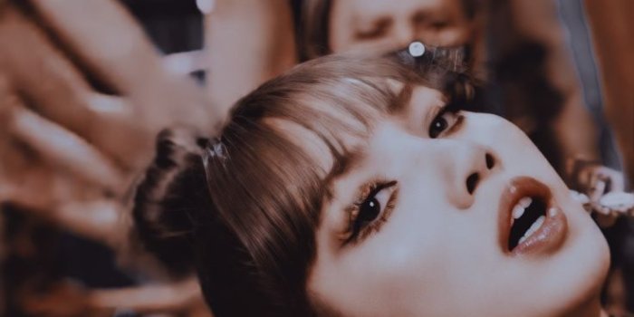 736x1513 Lalisa Manoban - Wallpaper | Lalisa manoban, Blackpink photos, Blackpink