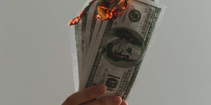 1000x1500 Burning Money Wallpapers - Top Free Burning Money Backgrounds -  WallpaperAccess