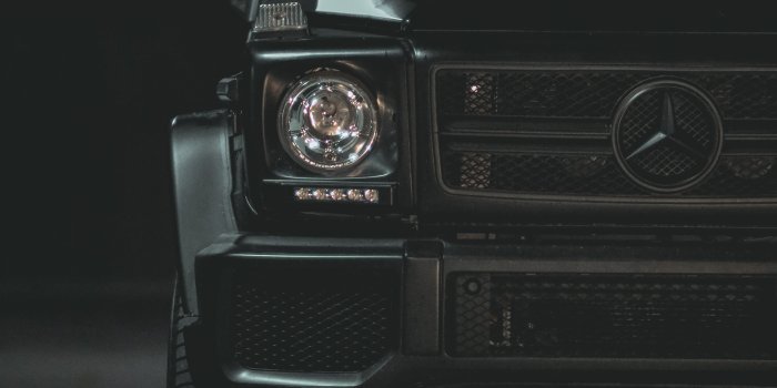 3937x5906 Black Mercedes-Benz Vehicle · Free Stock Photo