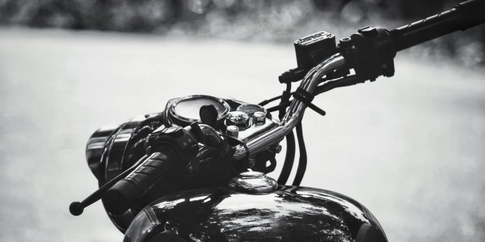 5120x3173 Wallpaper Royal Enfield, Motorcycle Handle, Black And White - Wallpaperforu