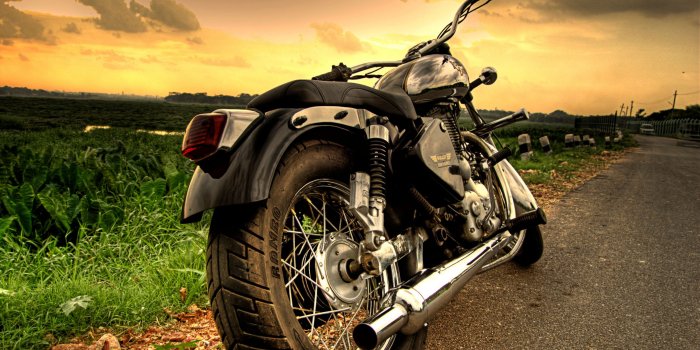 2560x1696 Silver Cruiser Motorcycle Wallpaper, Royal Enfield, Motorbike, Hdr,  Bangalore - Wallpaperforu