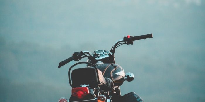 1000x1500 Royal Enfield Standard 4k Mobile Wallpapers