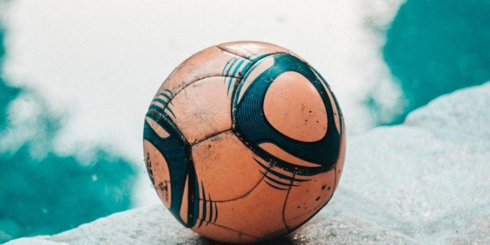 800x1280 Wallpaper ball football soccer ball | Futebol, Ao ar livre, Jordi alba