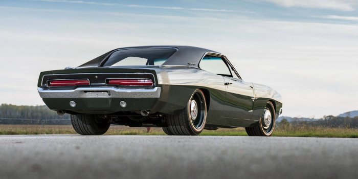 2048x1152 Download Sleek Black 1969 Dodge Charger Wallpaper | Wallpapers.com