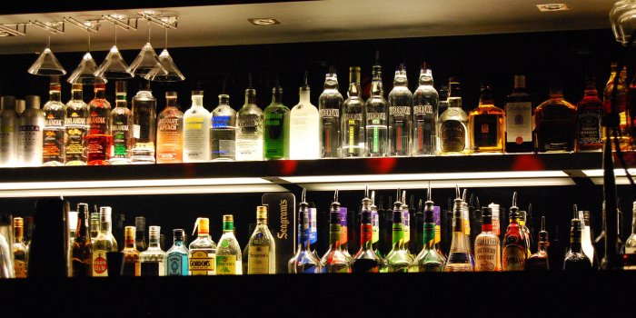 1400x1050 48+] Wallpaper for Bar - WallpaperSafari