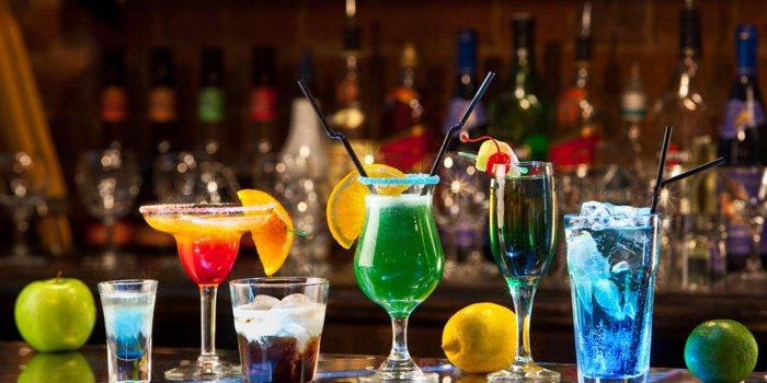 1680x1050 Download Vibrant Cocktail Bar Drinks Wallpaper | Wallpapers.com