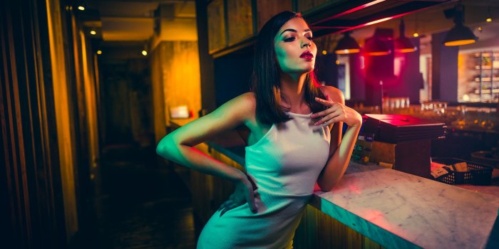 2000x1333 Girl In Bar, HD Girls, 4k Wallpapers, Images, Backgrounds, Photos and  Pictures