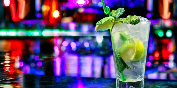 3200x2000 Download Mojito Drink Lime And Mint Wallpaper | Wallpapers.com